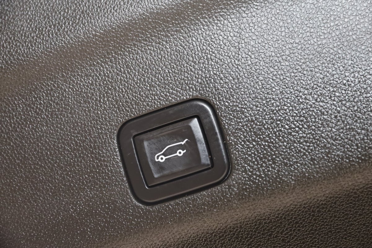 2021 Chevrolet Suburban Z71 photo 53