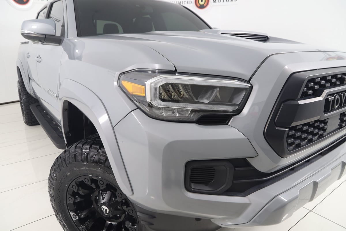 2021 Toyota Tacoma TRD Sport photo 4