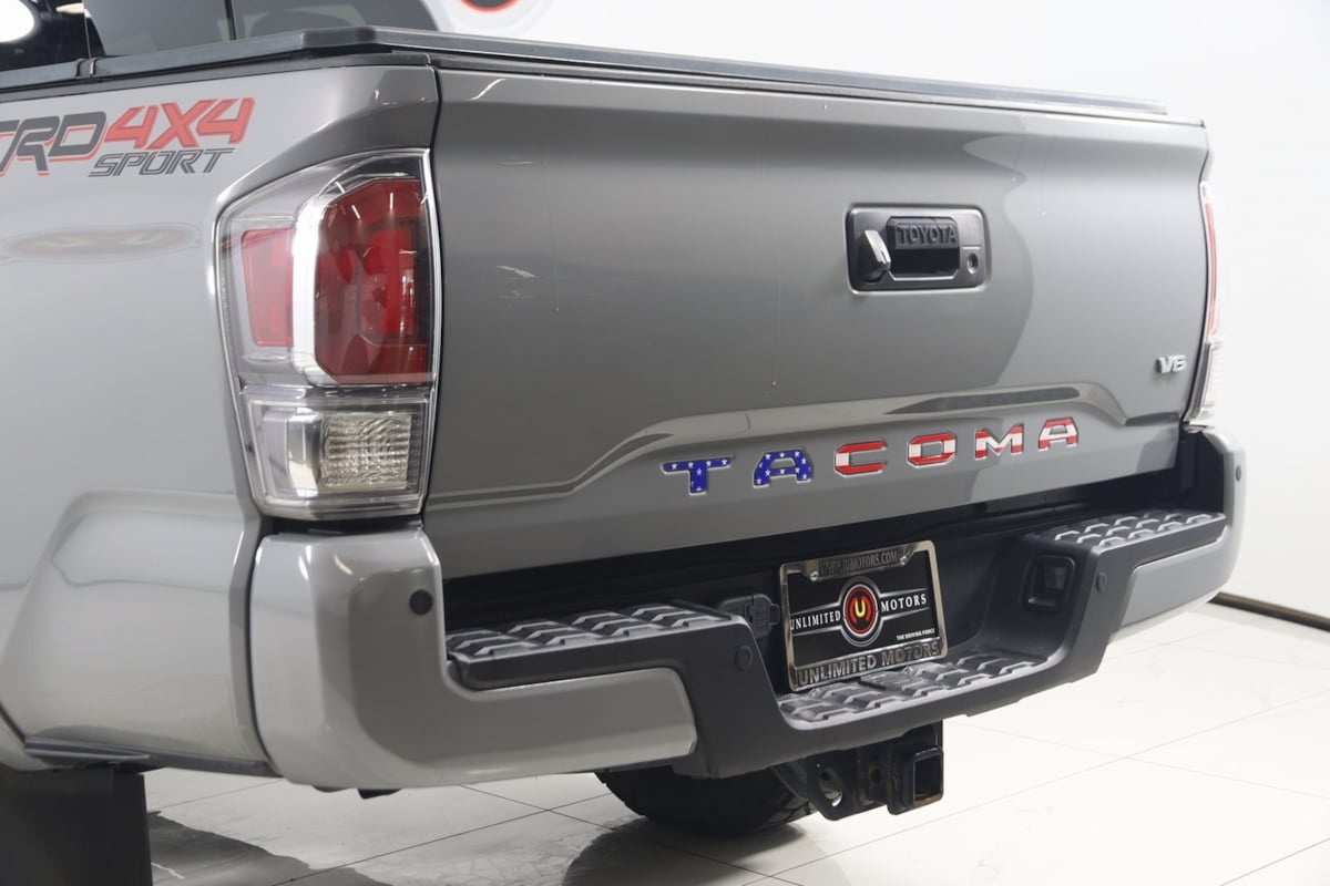 2021 Toyota Tacoma TRD Sport photo 9