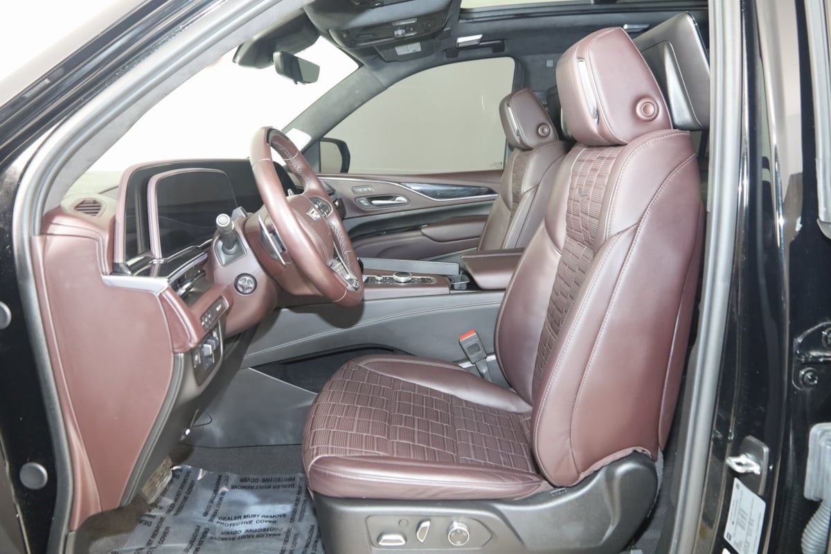 2024 Cadillac Escalade V-Series photo 7