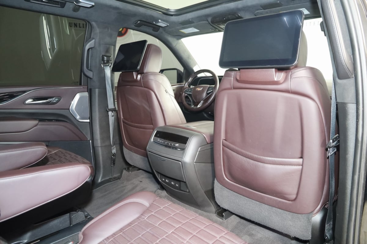 2024 Cadillac Escalade V-Series photo 11