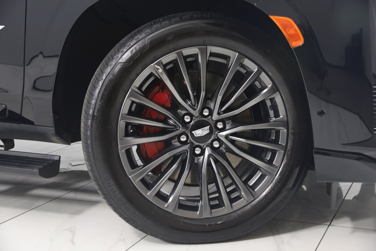 2024 Cadillac Escalade V-Series photo 13