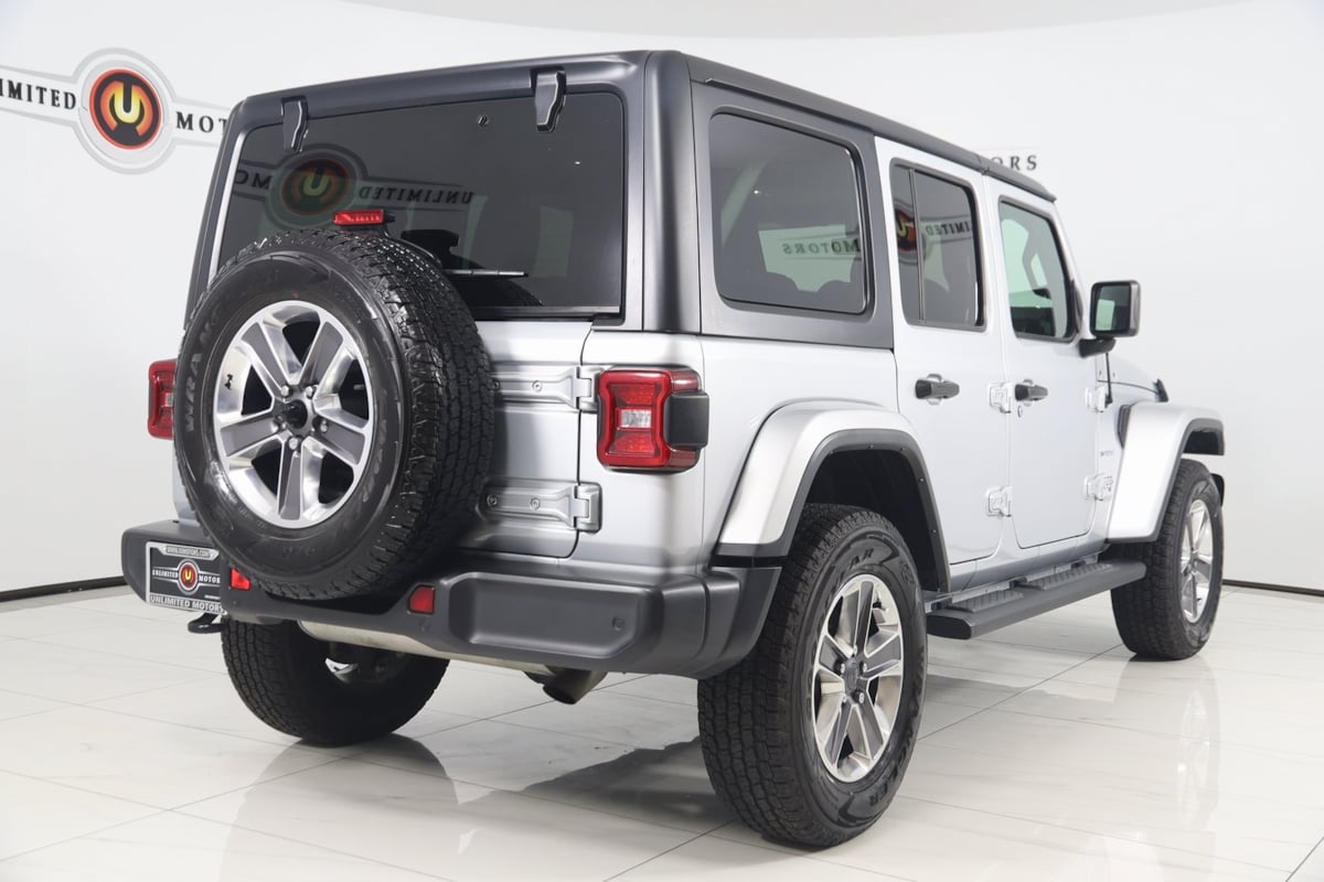 2022 Jeep Wrangler Unlimited Sahara photo 3
