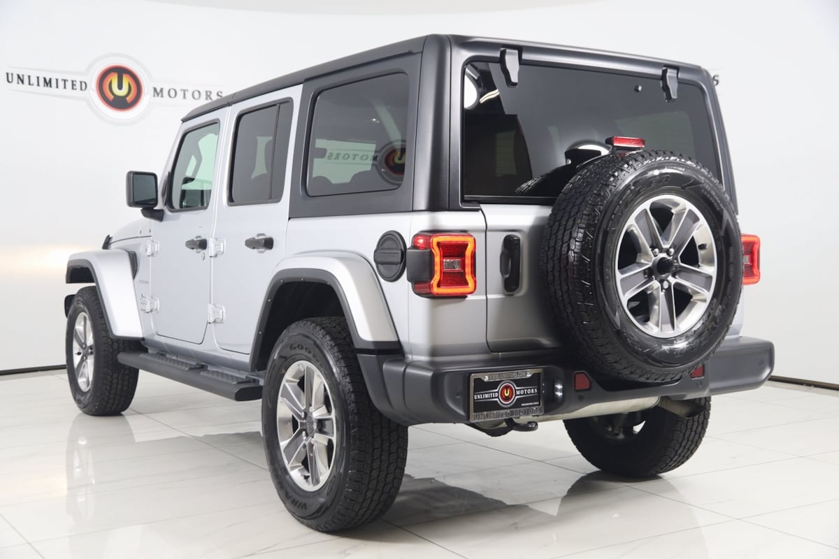 2022 Jeep Wrangler Unlimited Sahara photo 4