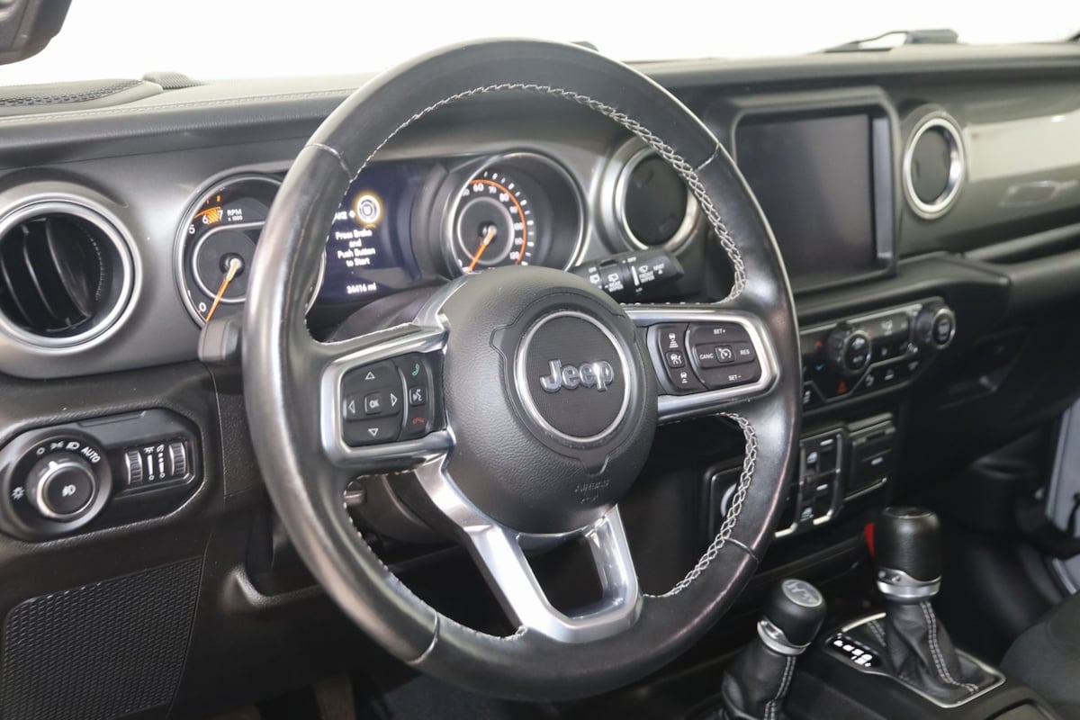 2022 Jeep Wrangler Unlimited Sahara photo 6