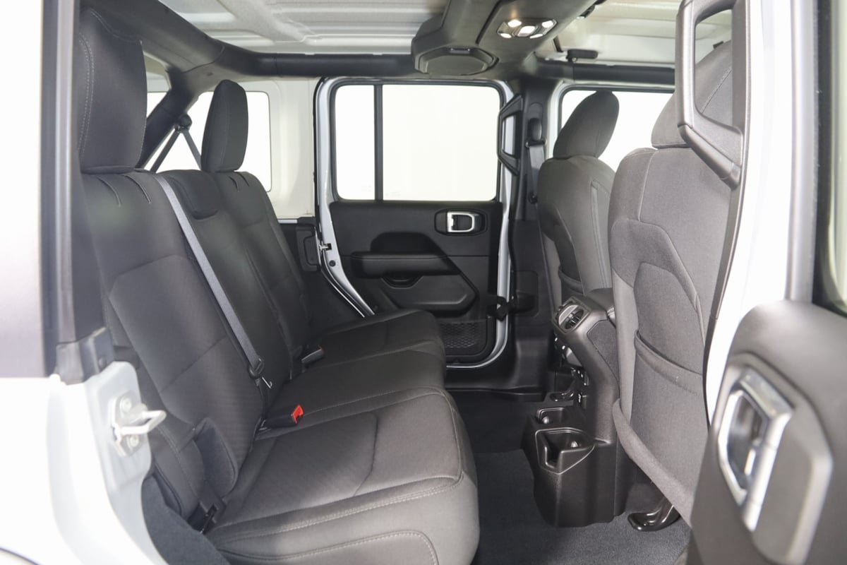 2022 Jeep Wrangler Unlimited Sahara photo 12