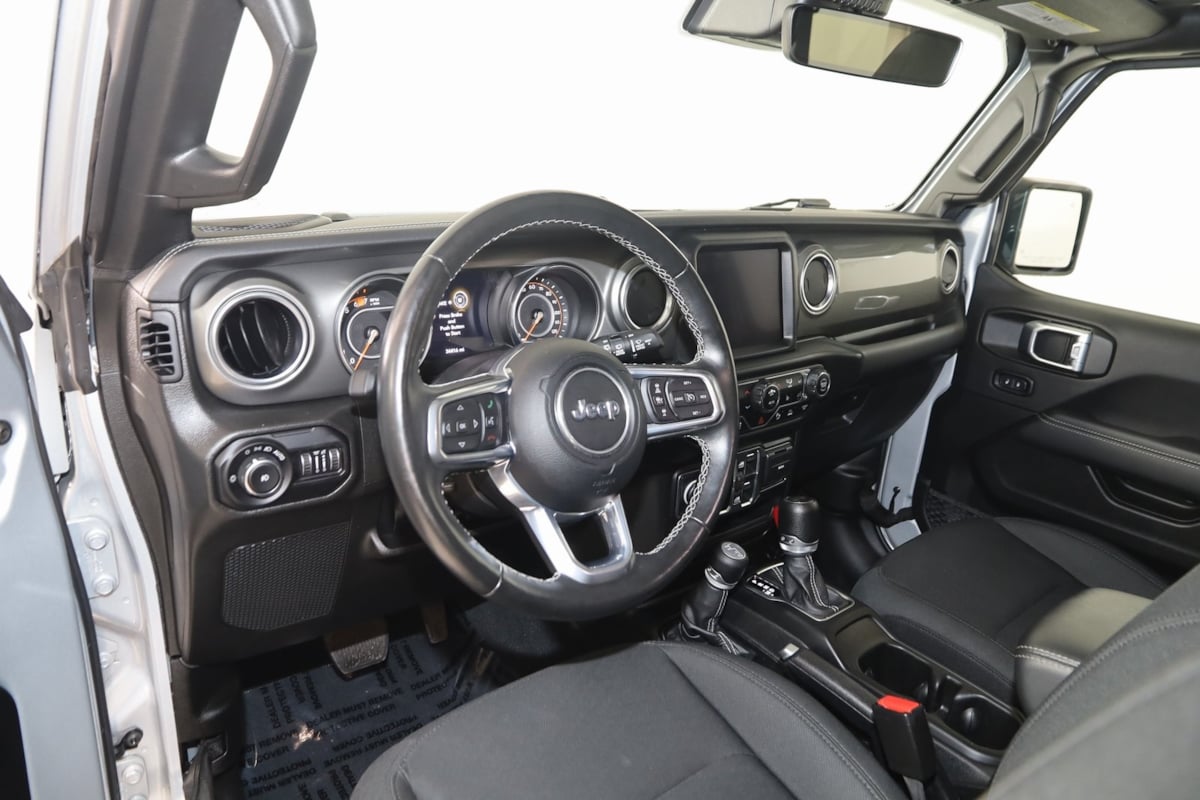 2022 Jeep Wrangler Unlimited Sahara photo 24