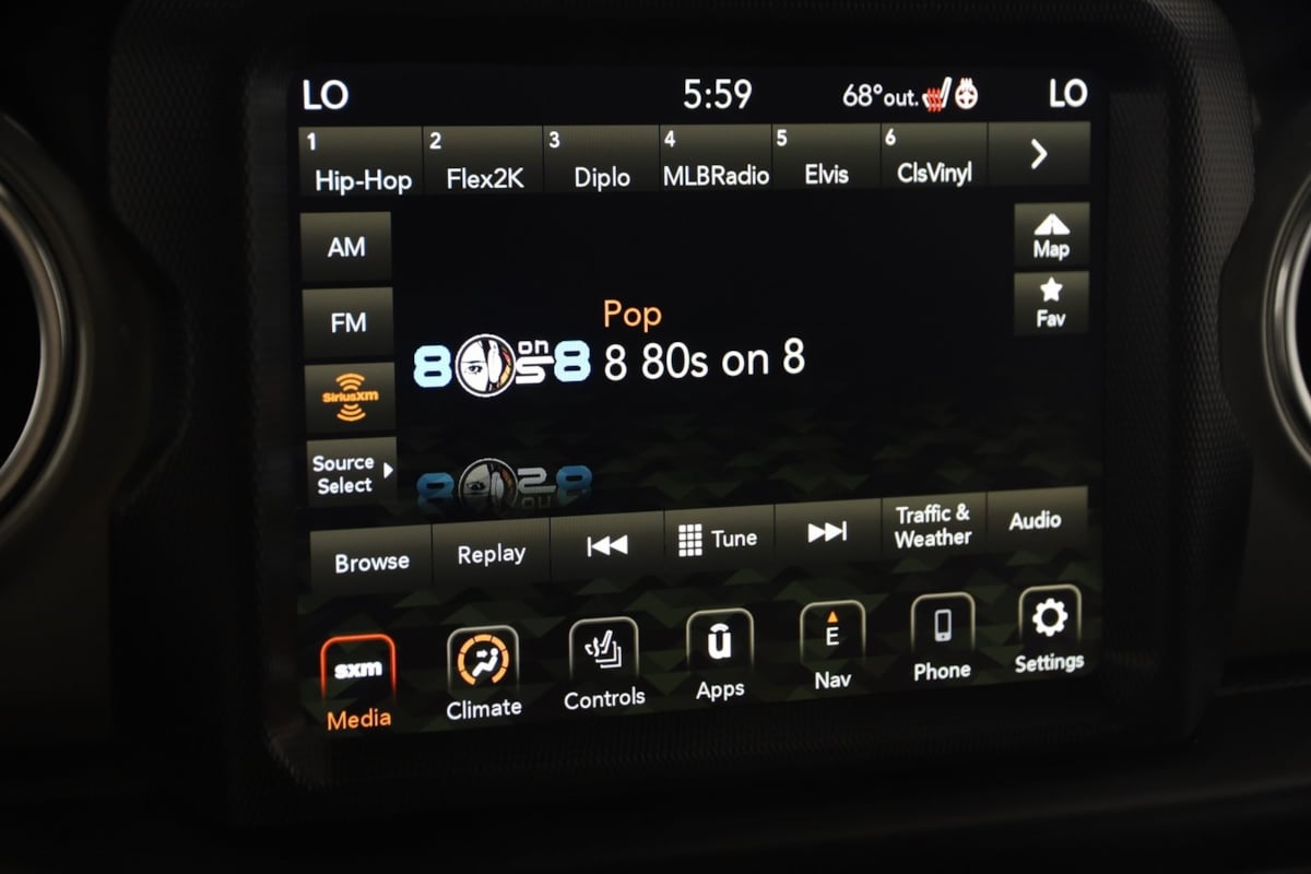 2022 Jeep Wrangler Unlimited Sahara photo 28