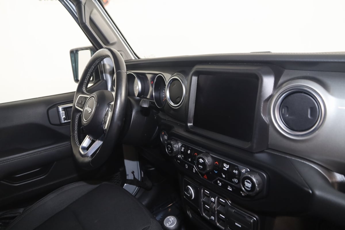 2022 Jeep Wrangler Unlimited Sahara photo 38