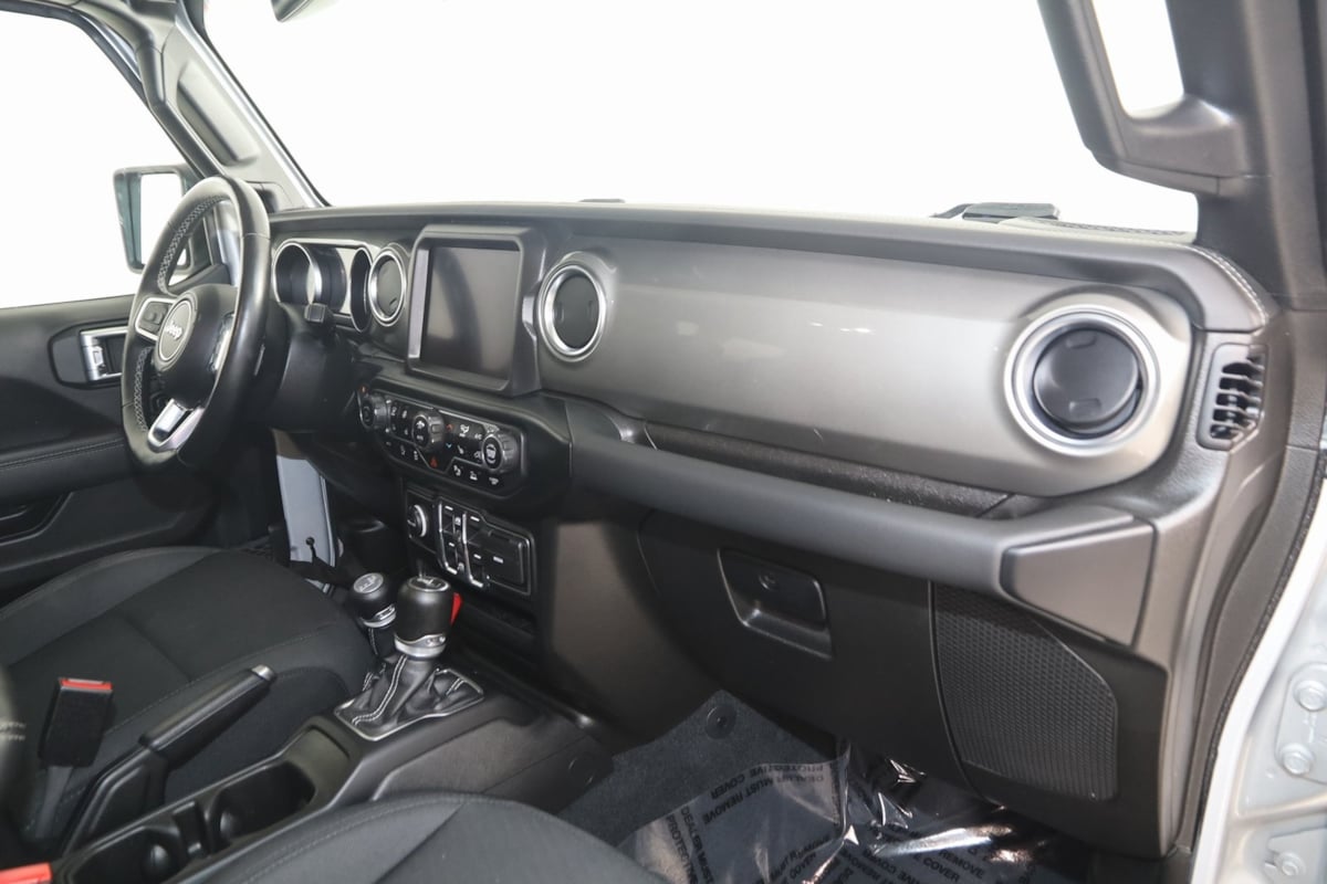 2022 Jeep Wrangler Unlimited Sahara photo 39