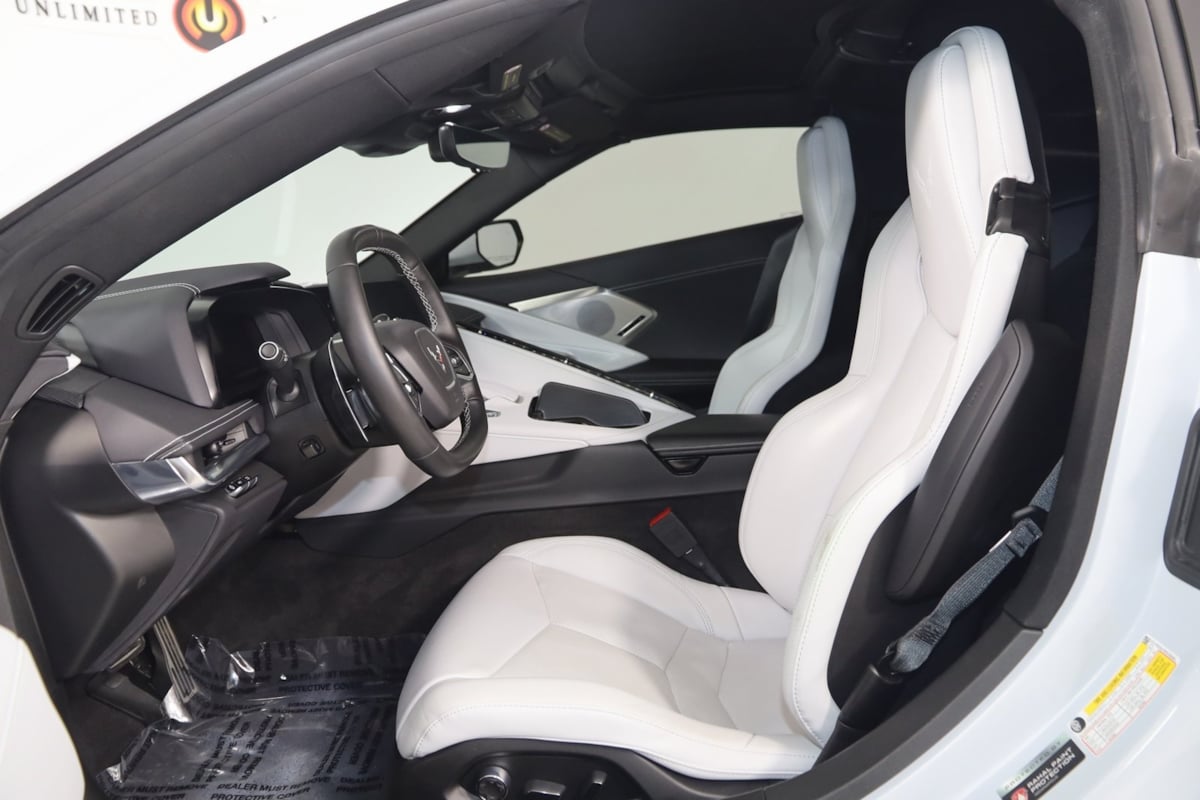 2024 Chevrolet Corvette 2LT photo 8