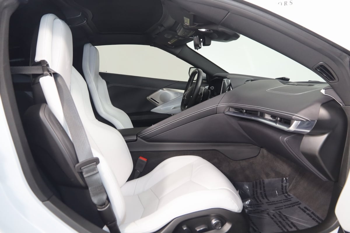 2024 Chevrolet Corvette 2LT photo 9