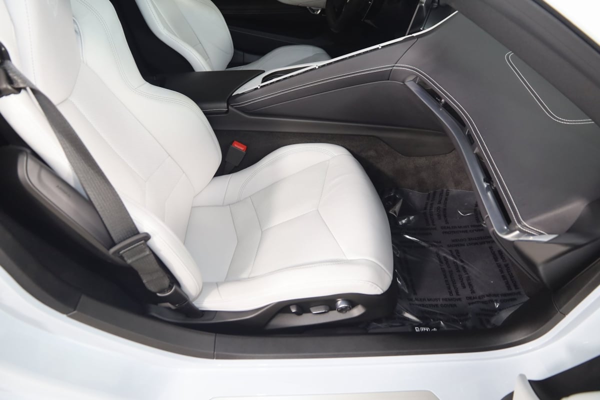 2024 Chevrolet Corvette 2LT photo 11