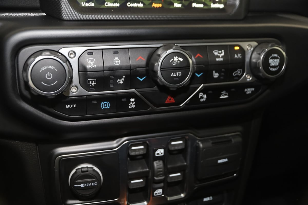 2022 Jeep Wrangler 4xe Unlimited Sahara High Altitude photo 23