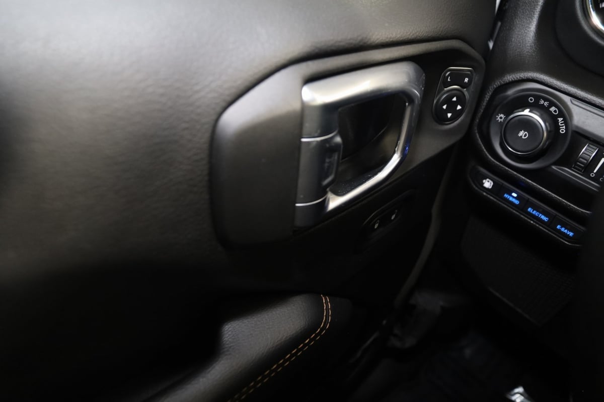 2022 Jeep Wrangler 4xe Unlimited Sahara High Altitude photo 25
