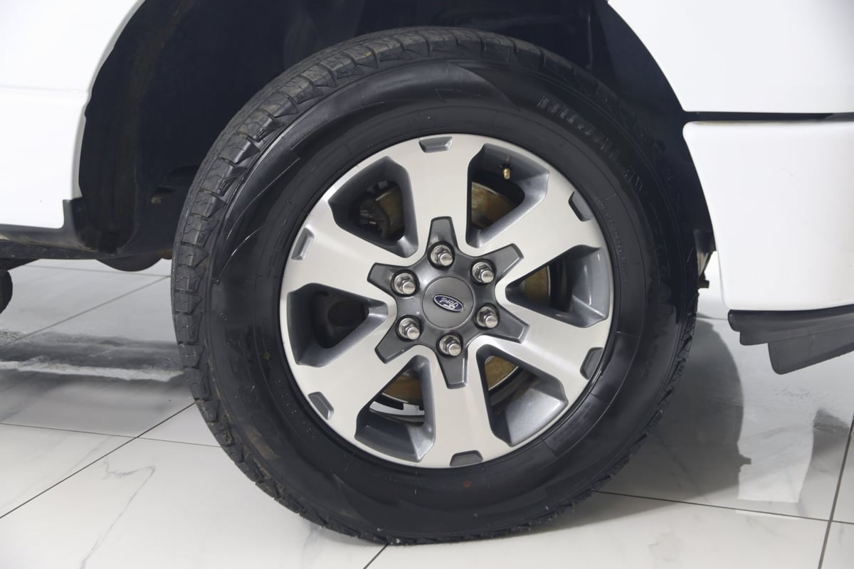 2013 Ford F-150 STX photo 9
