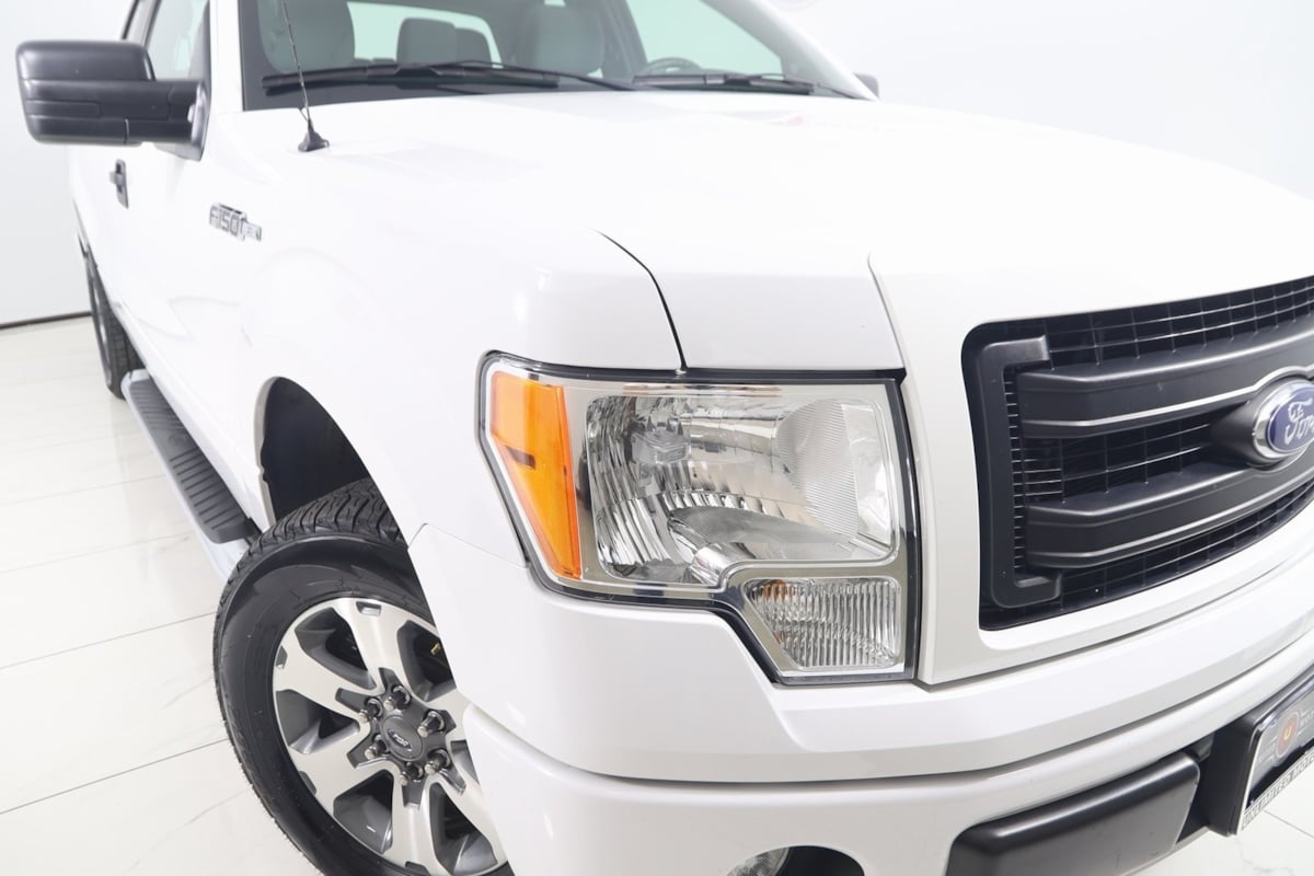 2013 Ford F-150 STX photo 10