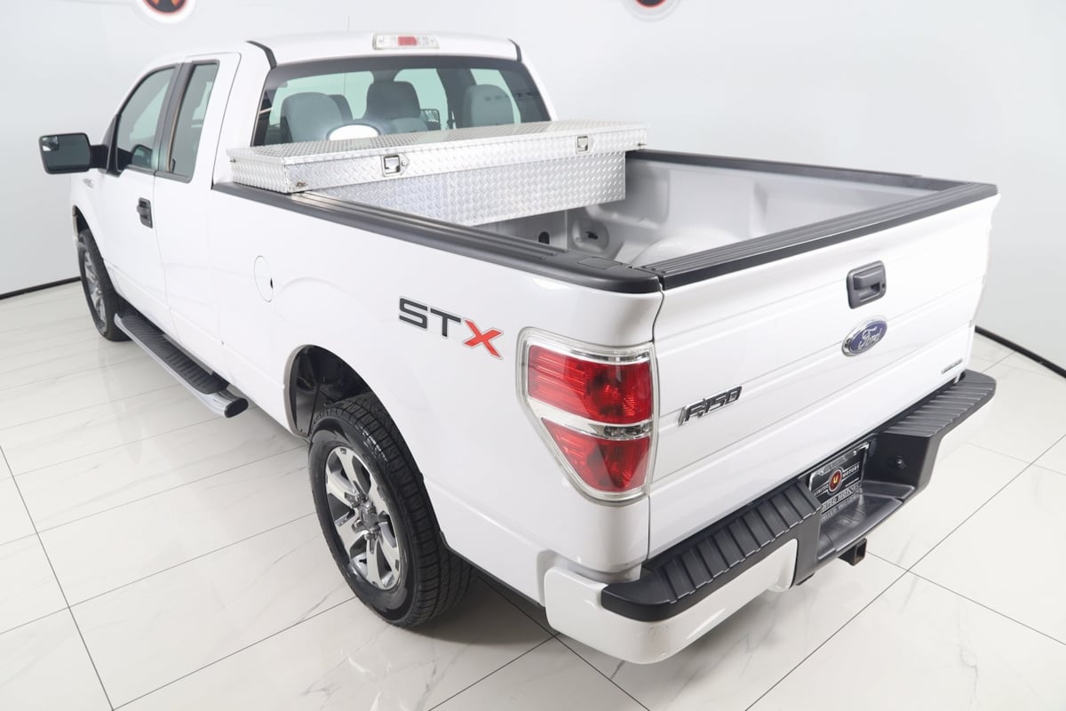 2013 Ford F-150 STX photo 16