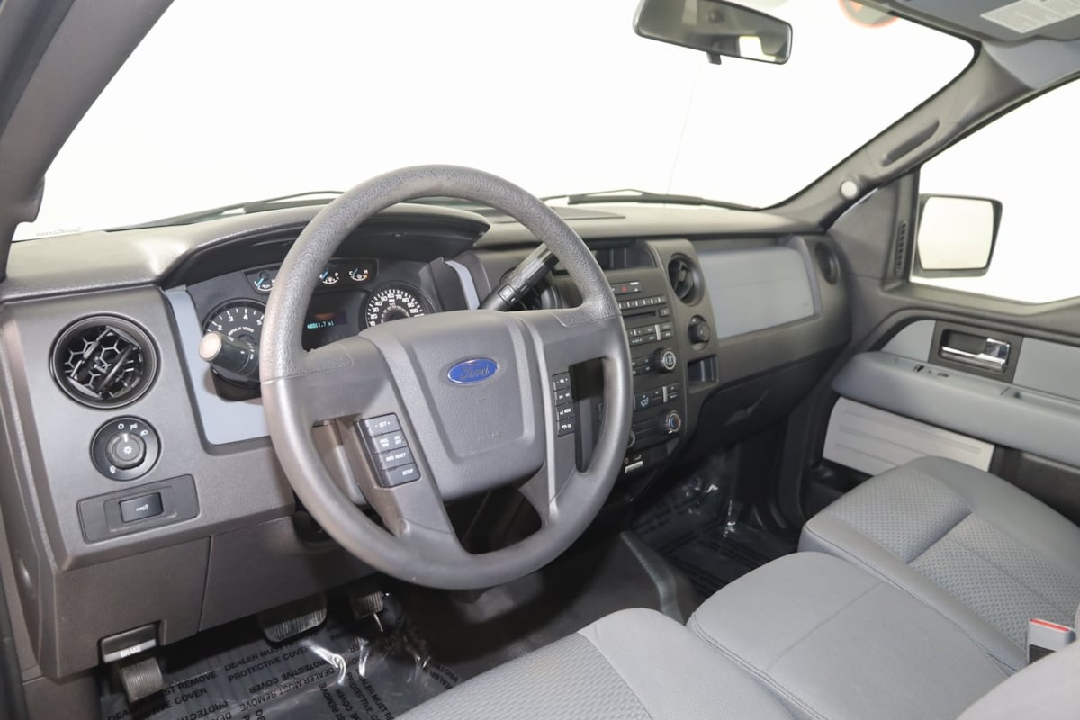 2013 Ford F-150 STX photo 17