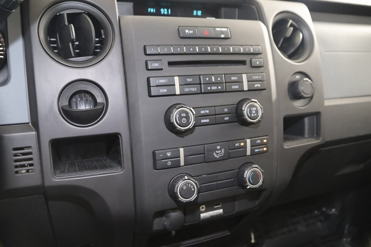 2013 Ford F-150 STX photo 18