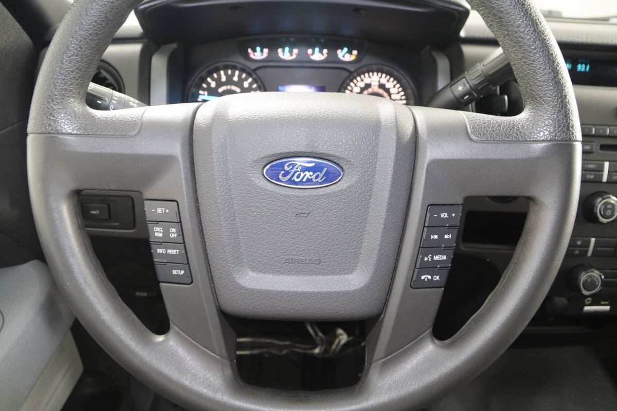 2013 Ford F-150 STX photo 24