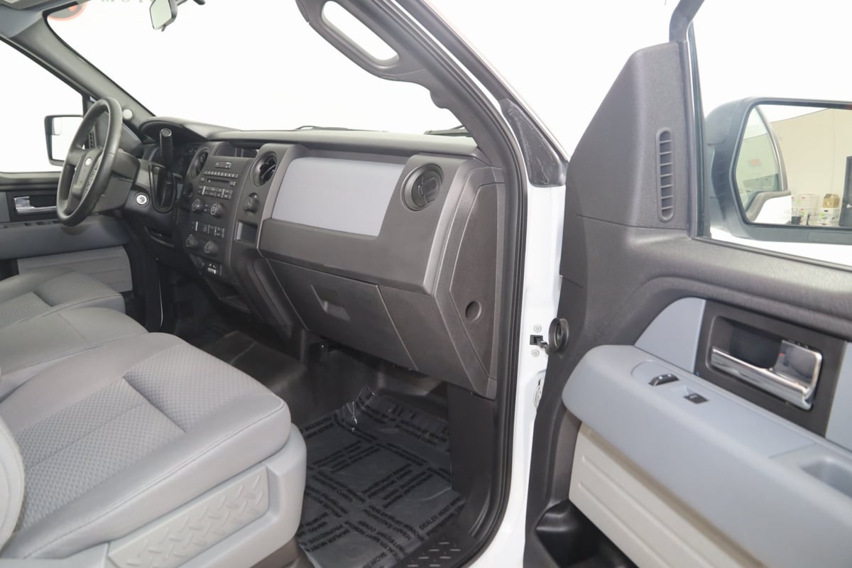 2013 Ford F-150 STX photo 30