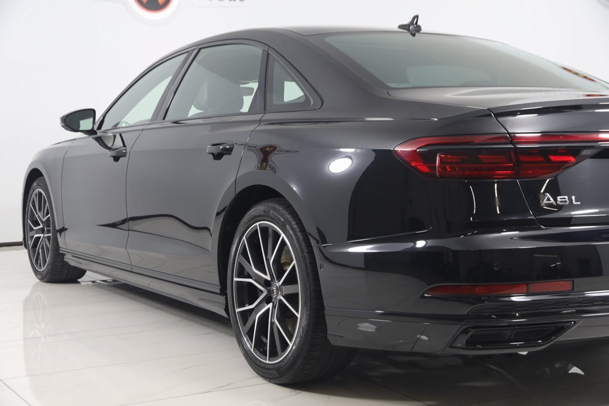 2020 Audi A8 Sport Plus photo 24