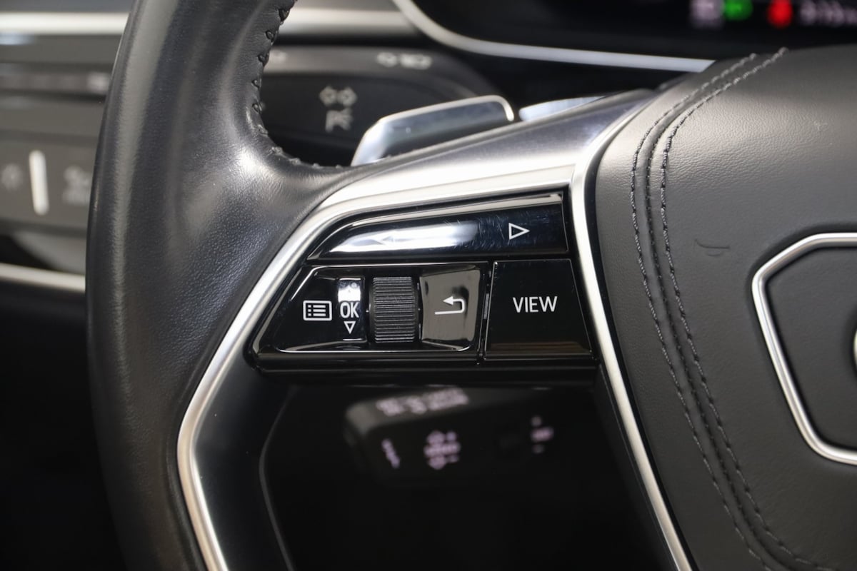 2020 Audi A8 Sport Plus photo 33