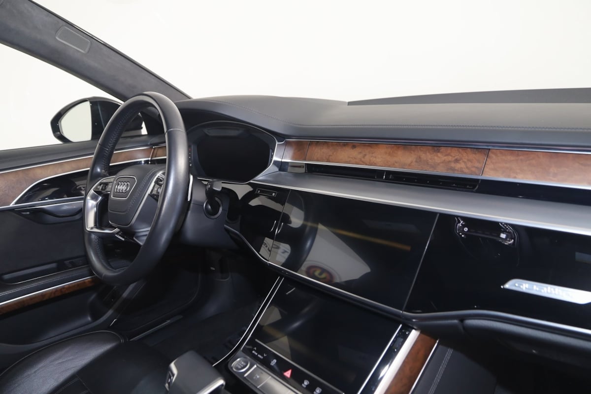 2020 Audi A8 Sport Plus photo 42
