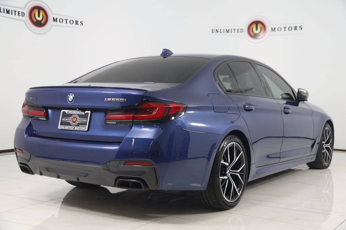 2021 Bmw M550i xDrive photo 2