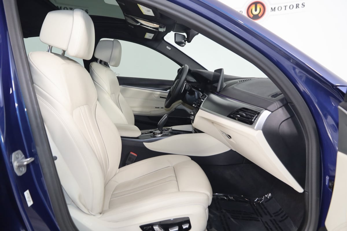 2021 Bmw M550i xDrive photo 10