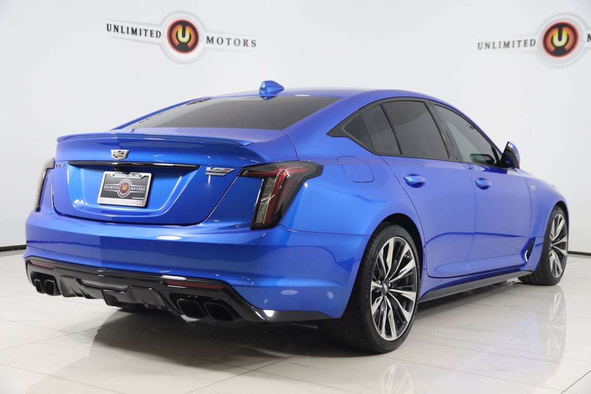 2024 Cadillac CT5 photo 2