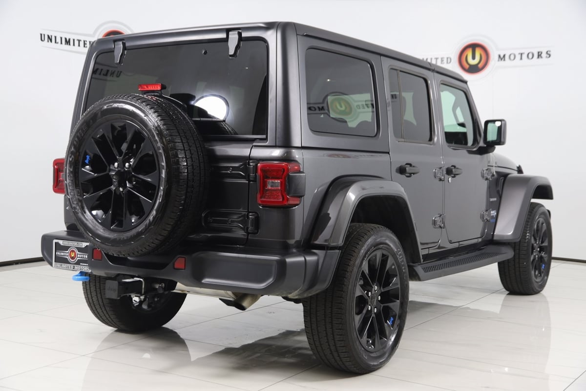 2022 Jeep Wrangler 4xe Unlimited Sahara photo 3