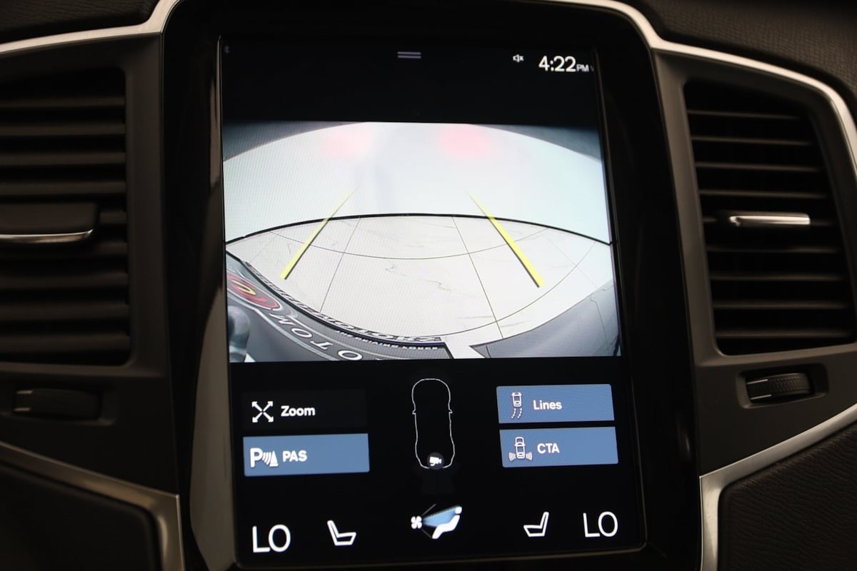2021 Volvo XC90 Momentum photo 8
