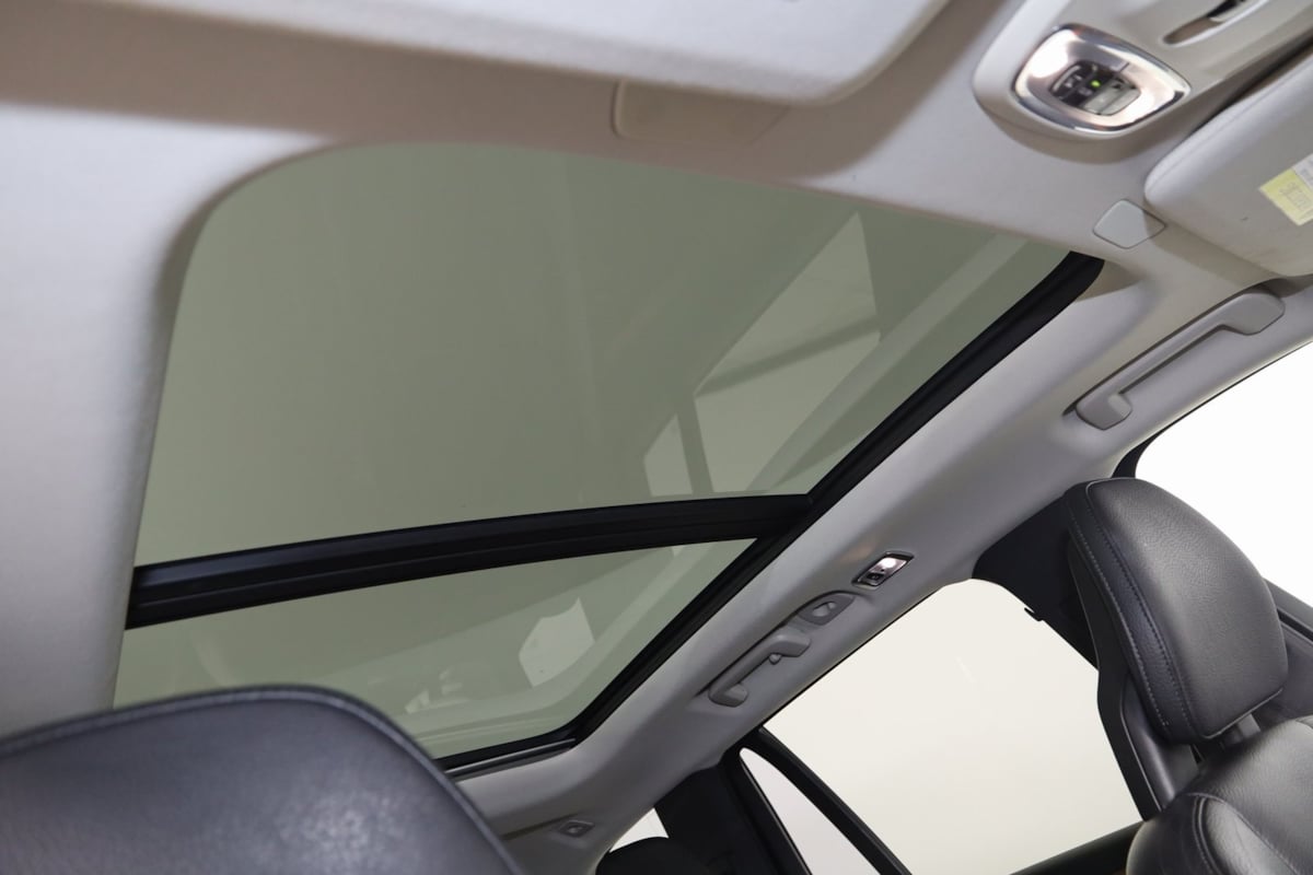 2021 Volvo XC90 Momentum photo 9