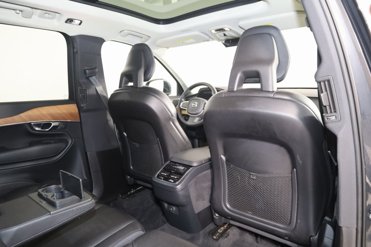 2021 Volvo XC90 Momentum photo 14