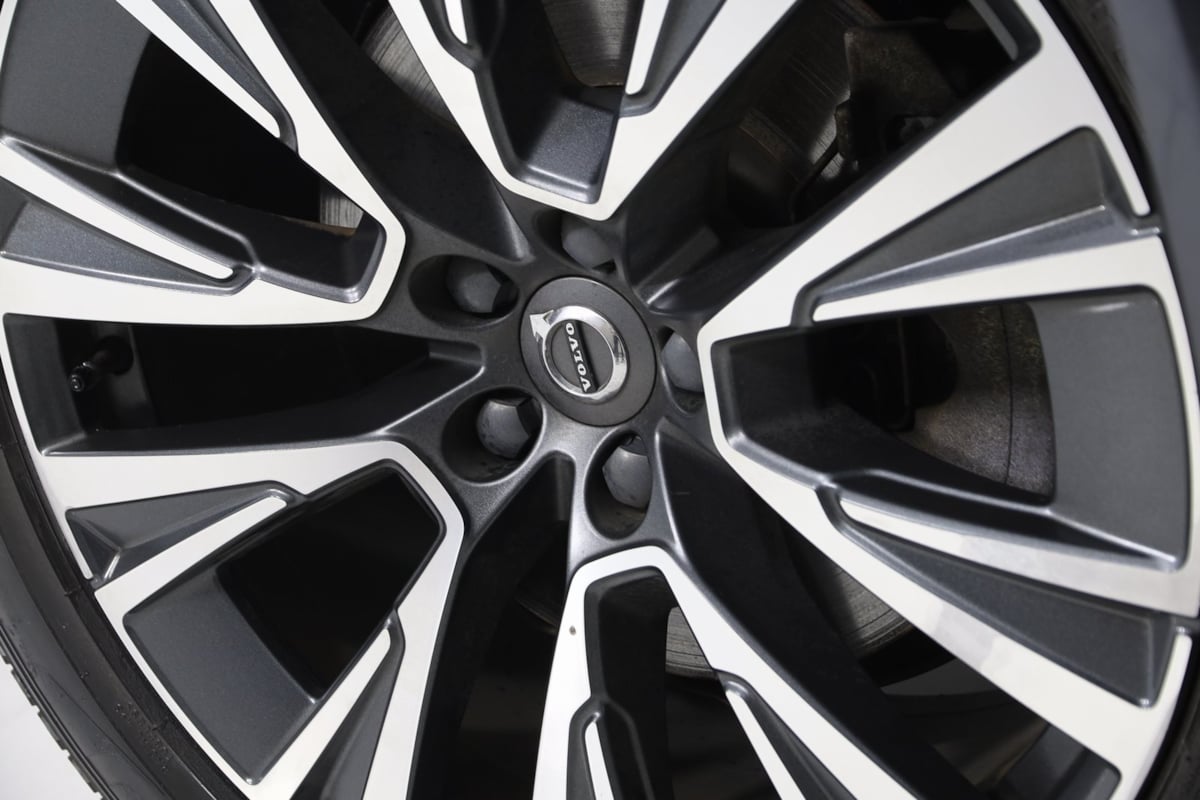 2021 Volvo XC90 Momentum photo 17