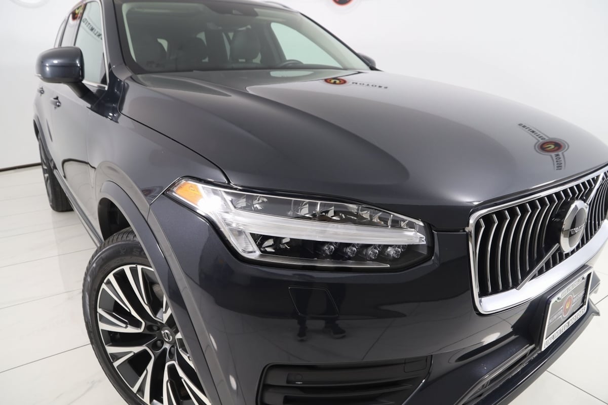 2021 Volvo XC90 Momentum photo 18