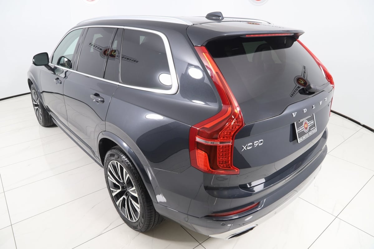 2021 Volvo XC90 Momentum photo 26