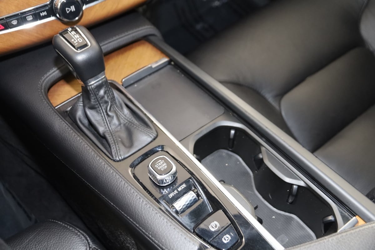 2021 Volvo XC90 Momentum photo 30