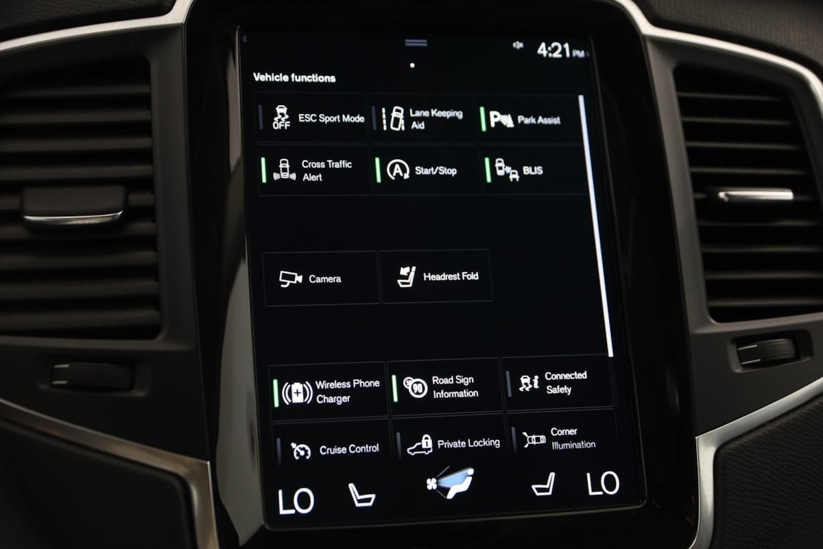 2021 Volvo XC90 Momentum photo 36