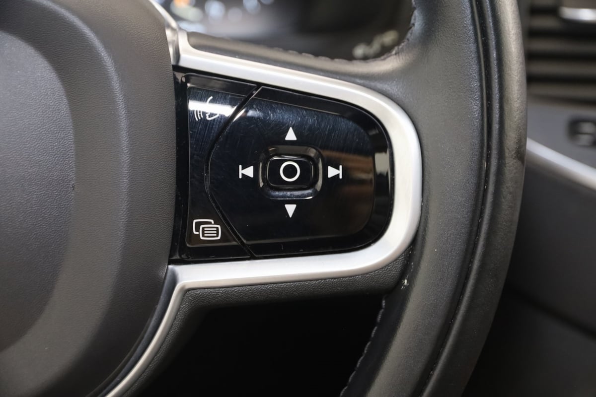 2021 Volvo XC90 Momentum photo 39