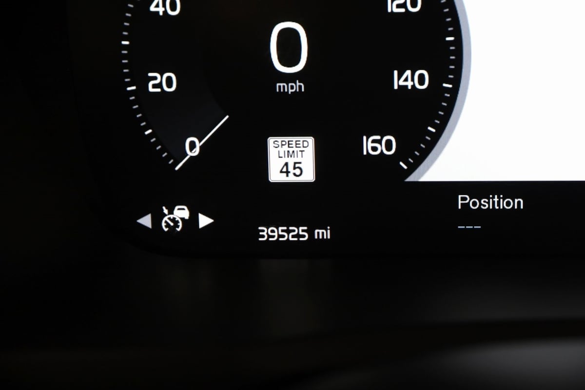 2021 Volvo XC90 Momentum photo 40