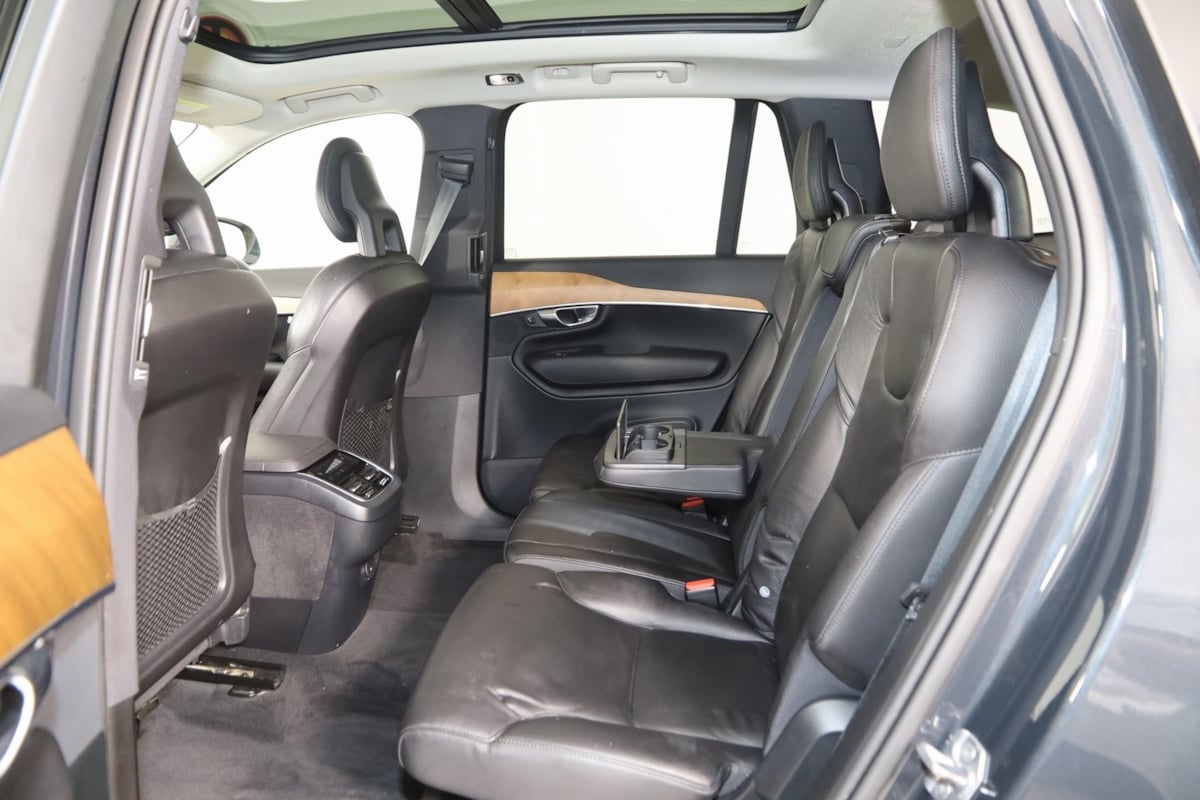 2021 Volvo XC90 Momentum photo 52