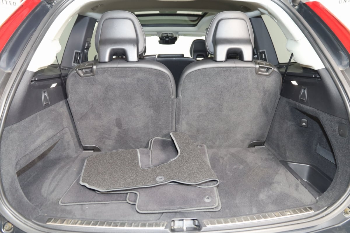 2021 Volvo XC90 Momentum photo 55
