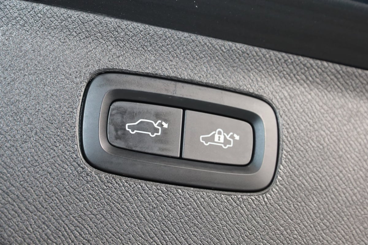 2021 Volvo XC90 Momentum photo 56