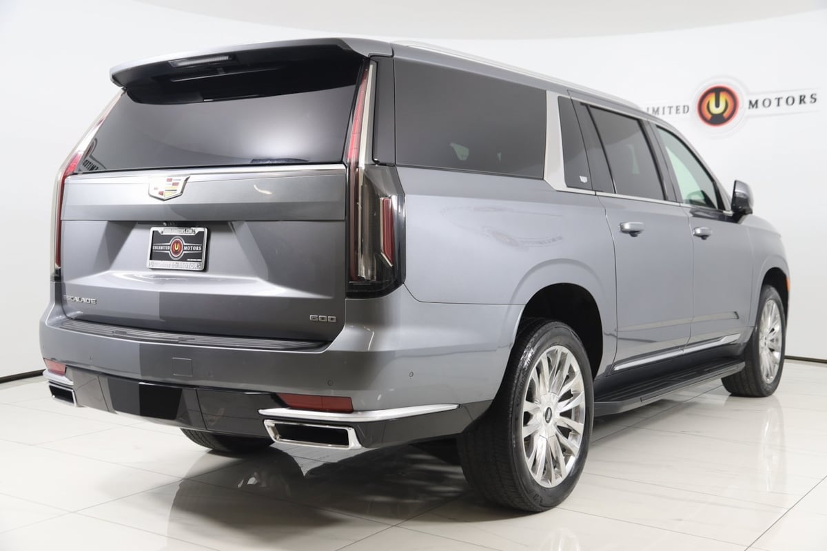 2022 Cadillac Escalade ESV Premium Luxury photo 2