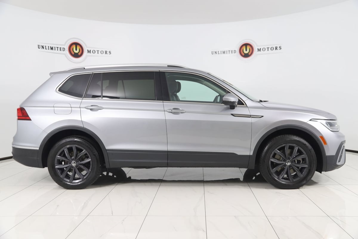 2022 Volkswagen Tiguan SE photo 2