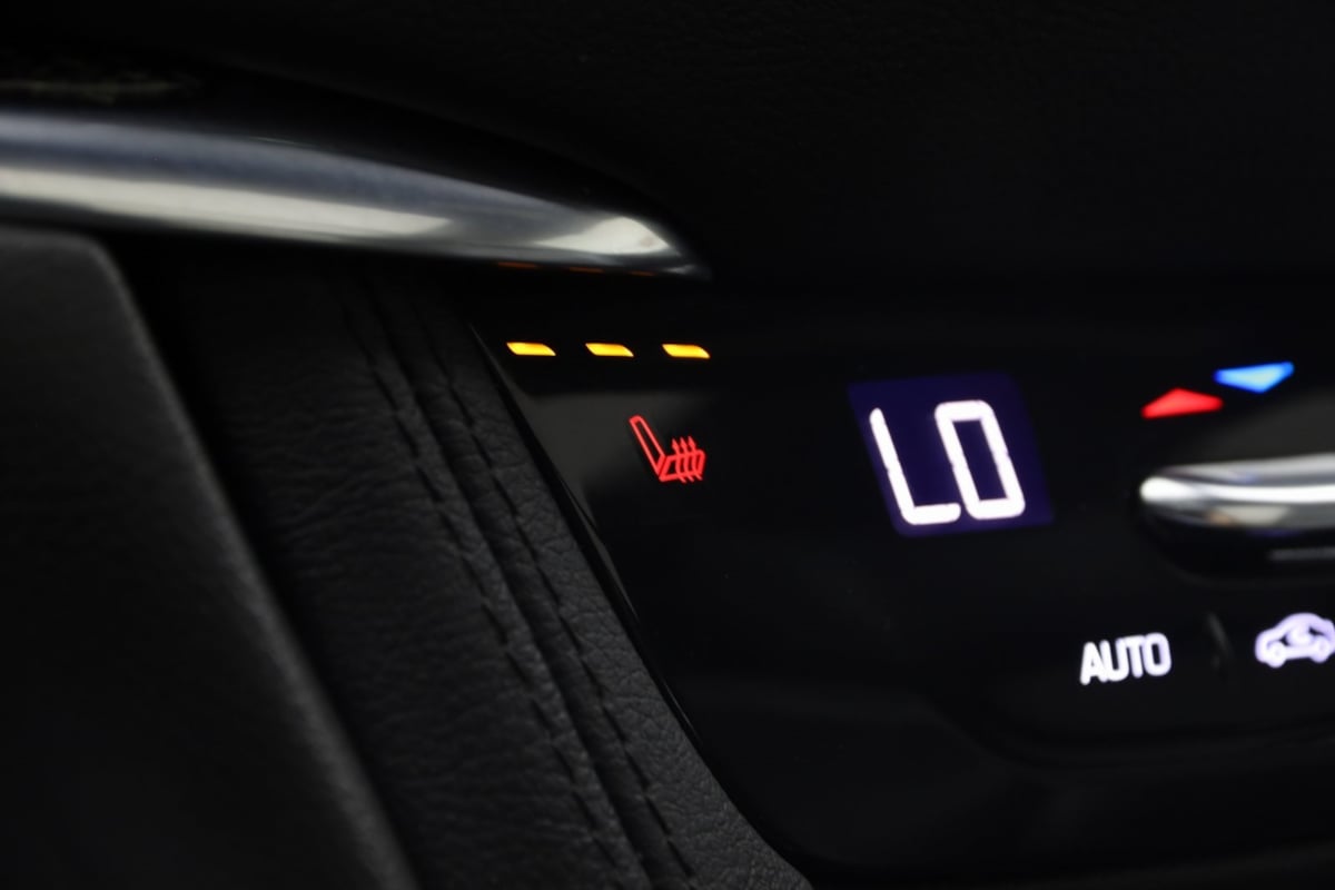 2020 Cadillac XT5 Sport photo 3