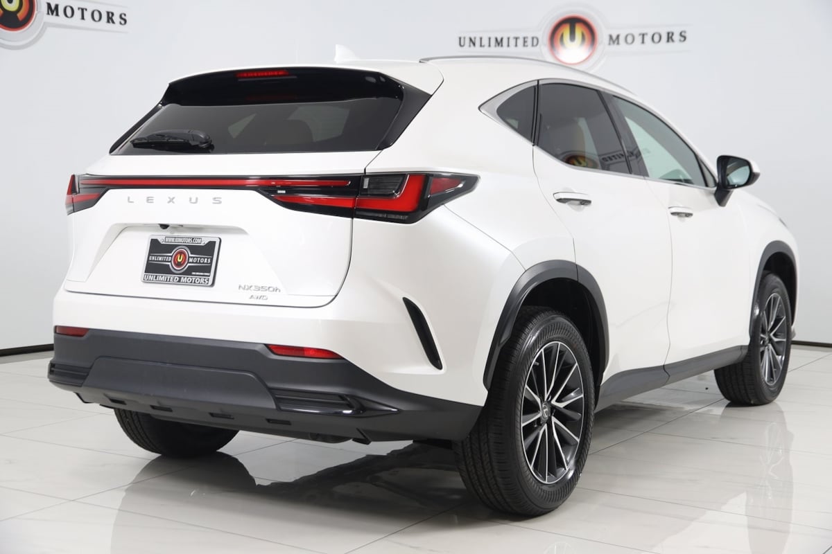 2022 Lexus NX 350 AWD photo 2